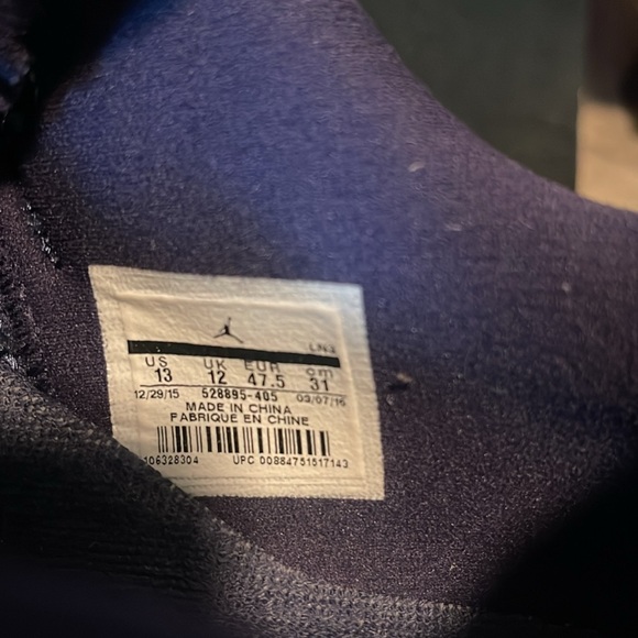 Air Jordan 11 Retro Low-Top Sneakers - Picture 9 of 10